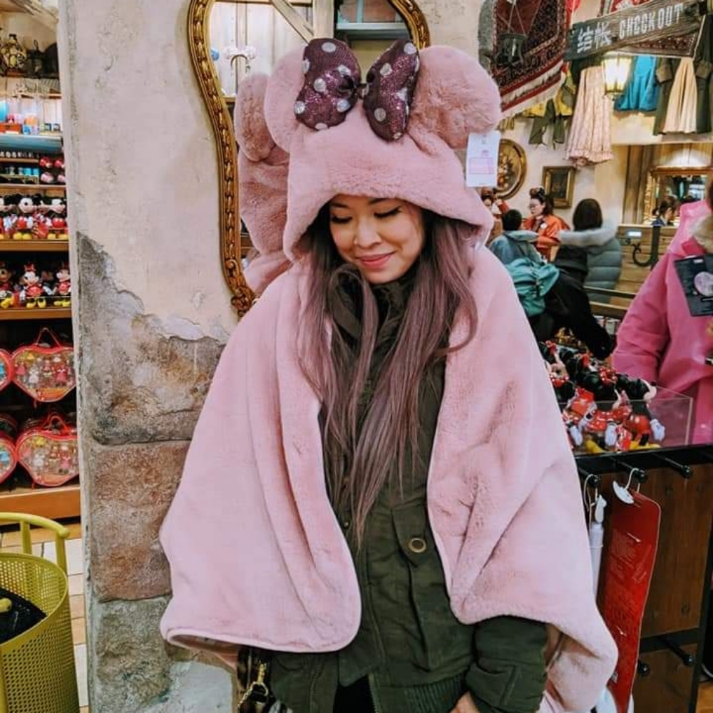 Disney Minnie Fuzzy Cape Pillow Blanket